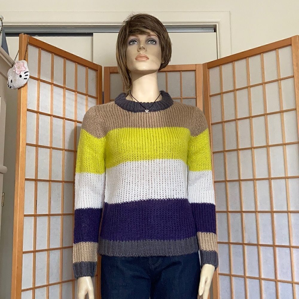 Cloth by RD International Color Block Crew Neck